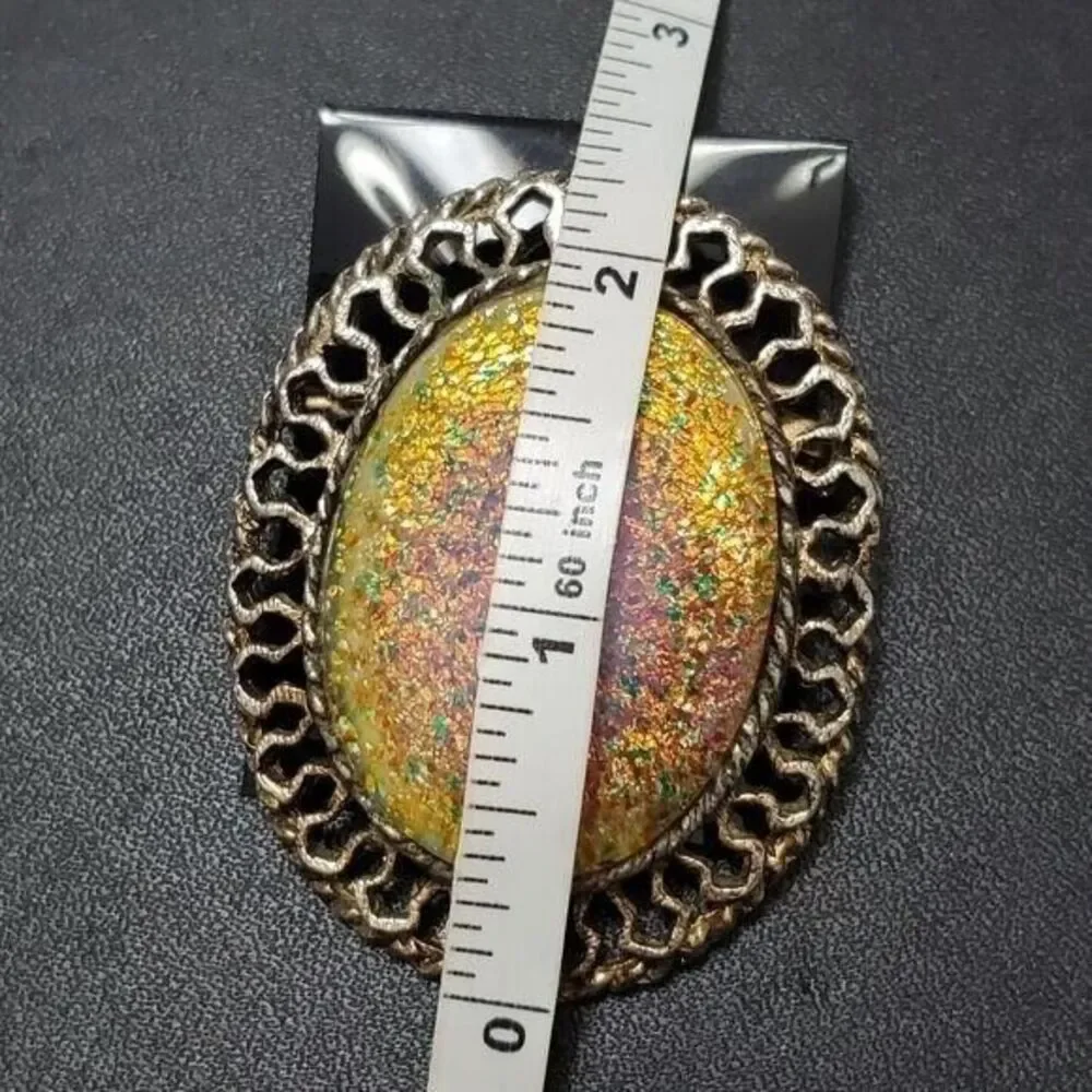 Antique cabochon brooch oval colorful vintage gold tone
